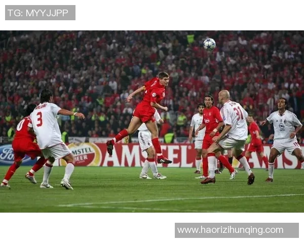 陪父母一起欣赏足球明星的精彩瞬间与温馨回忆